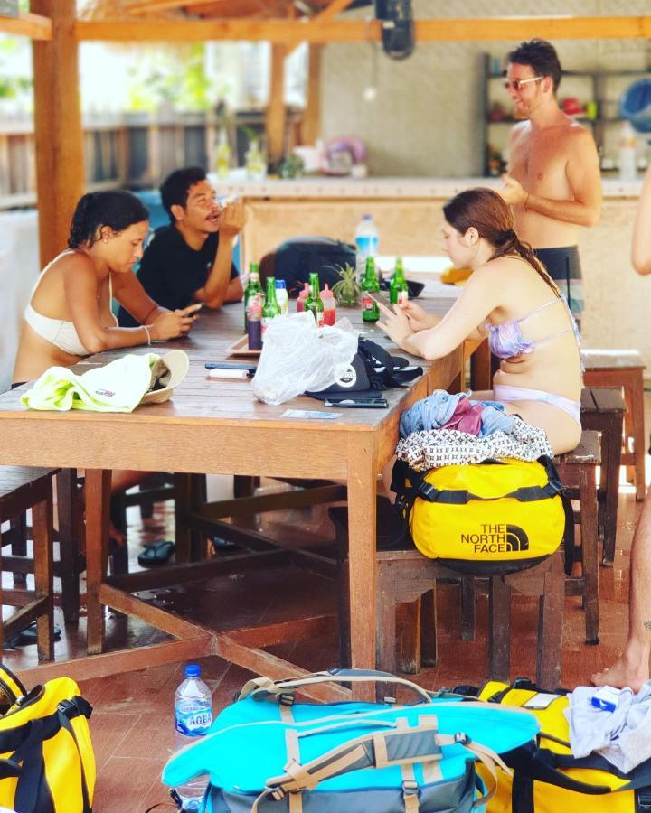 Tropical House Bungalows Gili Trawangan Exterior photo