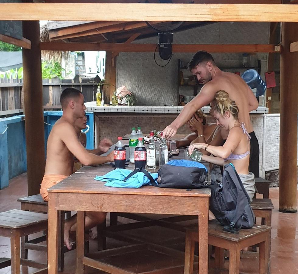 Tropical House Bungalows Gili Trawangan Exterior photo