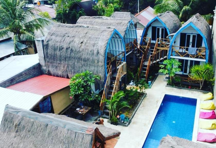 Tropical House Bungalows Gili Trawangan Exterior photo