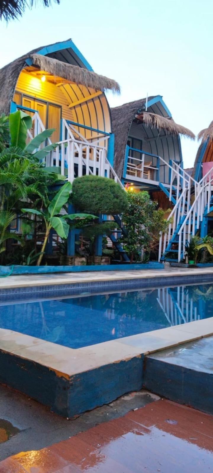 Tropical House Bungalows Gili Trawangan Exterior photo