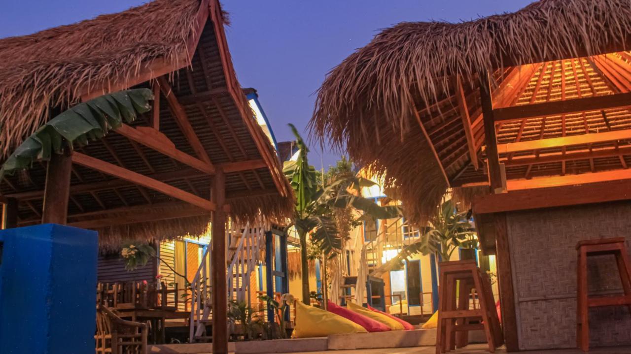 Tropical House Bungalows Gili Trawangan Exterior photo