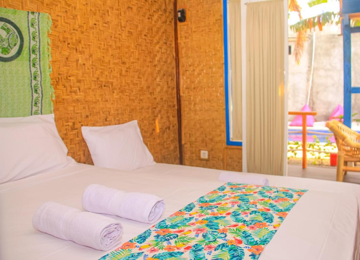 Tropical House Bungalows Gili Trawangan Exterior photo